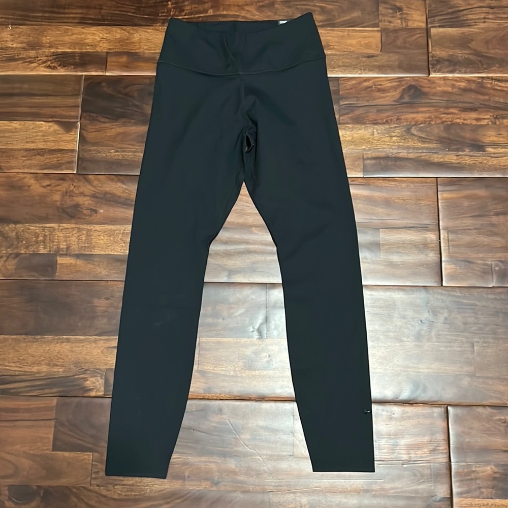 Women’s Nike Performance One Luxe cropped pants. Sz S. NWT